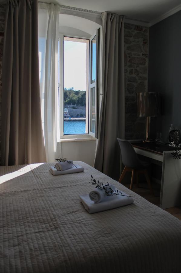 Olife Milna (Brac)